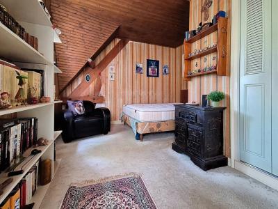 Elegant Detached House in Superb Location