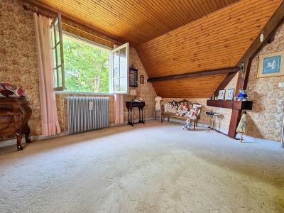 Elegant Detached House in Superb Location