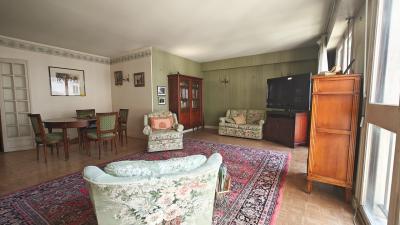 Appartement Familial Traversant Avec Balcon.