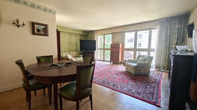 Appartement Familial Traversant Avec Balcon.