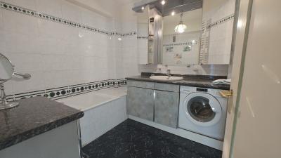 Appartement Familial Traversant Avec Balcon.