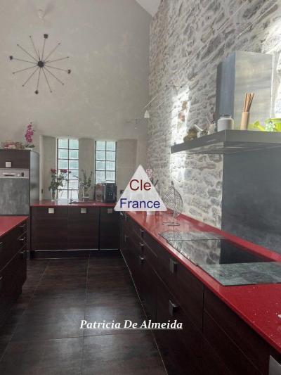 A Vendre Longere De Charme De 241 M2 Avec Piscine, Spa