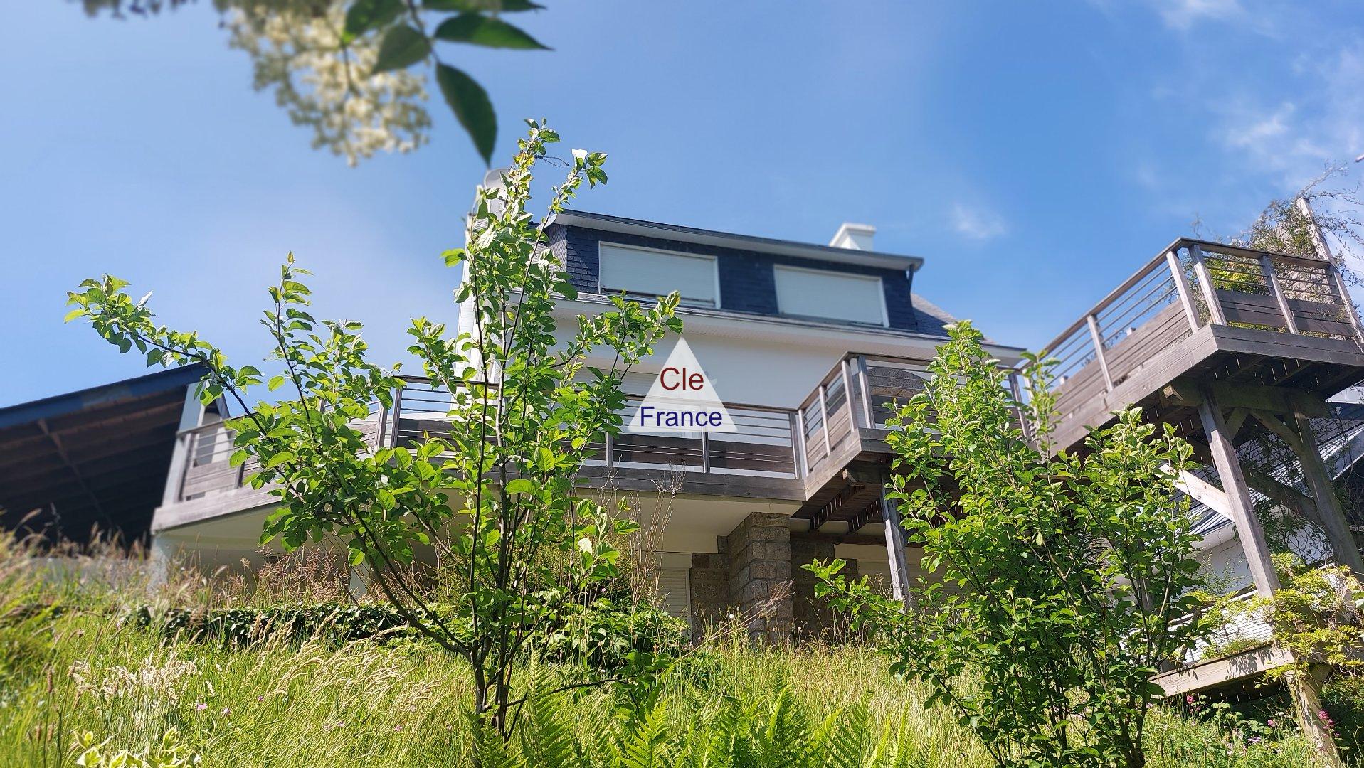 Detached Villa with Open Sea View