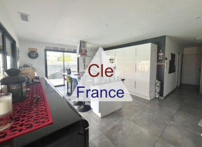 Maison De Plain-pied - Garage - Piscine