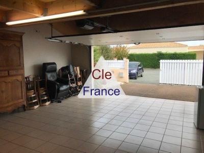 Contemporary Detached House Close to the Coast