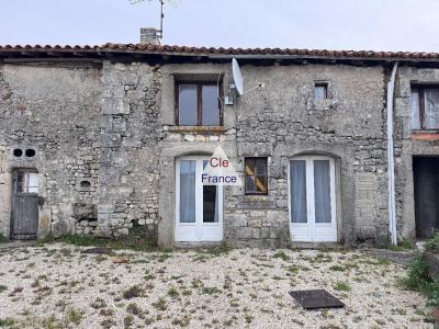 A 5mn Au Sud De Mouthiers, Maison De Village A