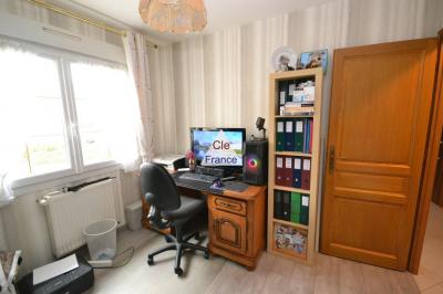 Detached House with Landscaped Garden