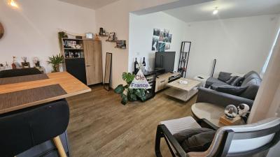 Third Floor Apartment in Great Location