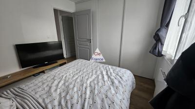 Third Floor Apartment in Great Location