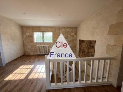 Detached Houe with Pool in Large Garden