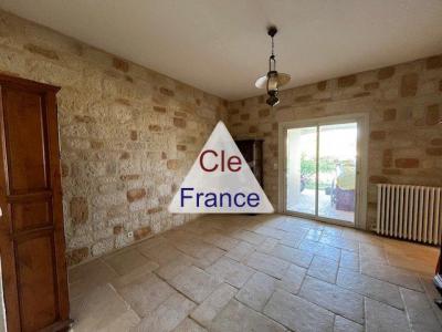 Detached Houe with Pool in Large Garden