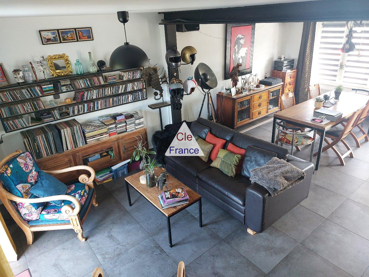 Lovely Renovated House by the Coast