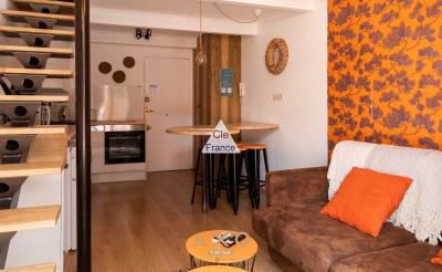 Aix En Provence -centre Ville Historique - Appartement - T2 - 37 M2 - Terrasse 27 M2 - 299 000 A