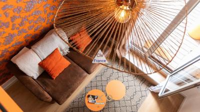 Aix En Provence -centre Ville Historique - Appartement - T2 - 37 M2 - Terrasse 27 M2 - 299 000 A