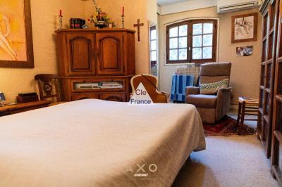 Aix En Provence - Le Montaiguet - Maison De Charme A Renover - 133 M2 - T5 - Terrain 1 380 M2 - Pis