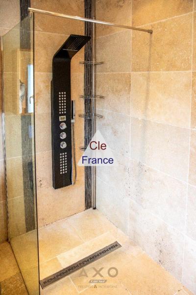 Trets - Ensemble Immobilier - T8 - Piscine - Pool House - Garage - Vue Sainte Victoire - 985 000 A