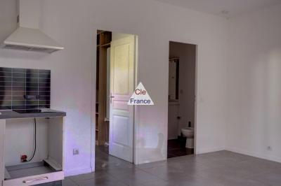 Aix-en-provence - Appartement Renove -t2- Terrasse - Jardin - 220 000 A