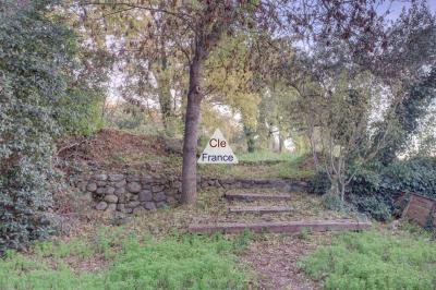 Aix-en-provence - Appartement Renove -t2- Terrasse - Jardin - 220 000 A