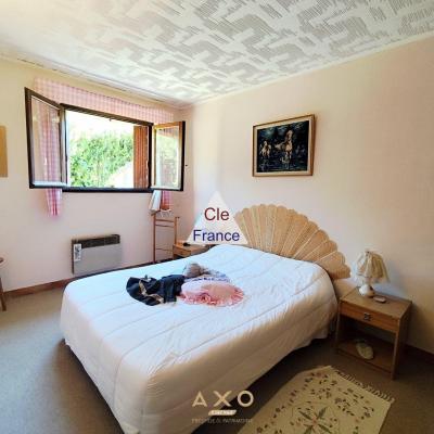 Uzes - Villa - T9 - 242 M2 - Piscinable - Grand Garage - Jardin 1655 M2 - 620 000a