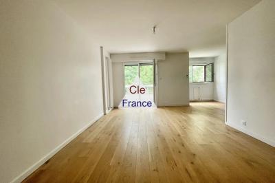 Duplex Apartment with Lovely View from Balcony
