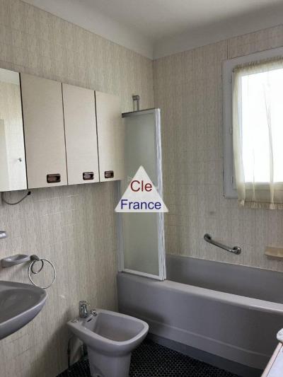 Detached House with Swimming Pool in Neat Garden