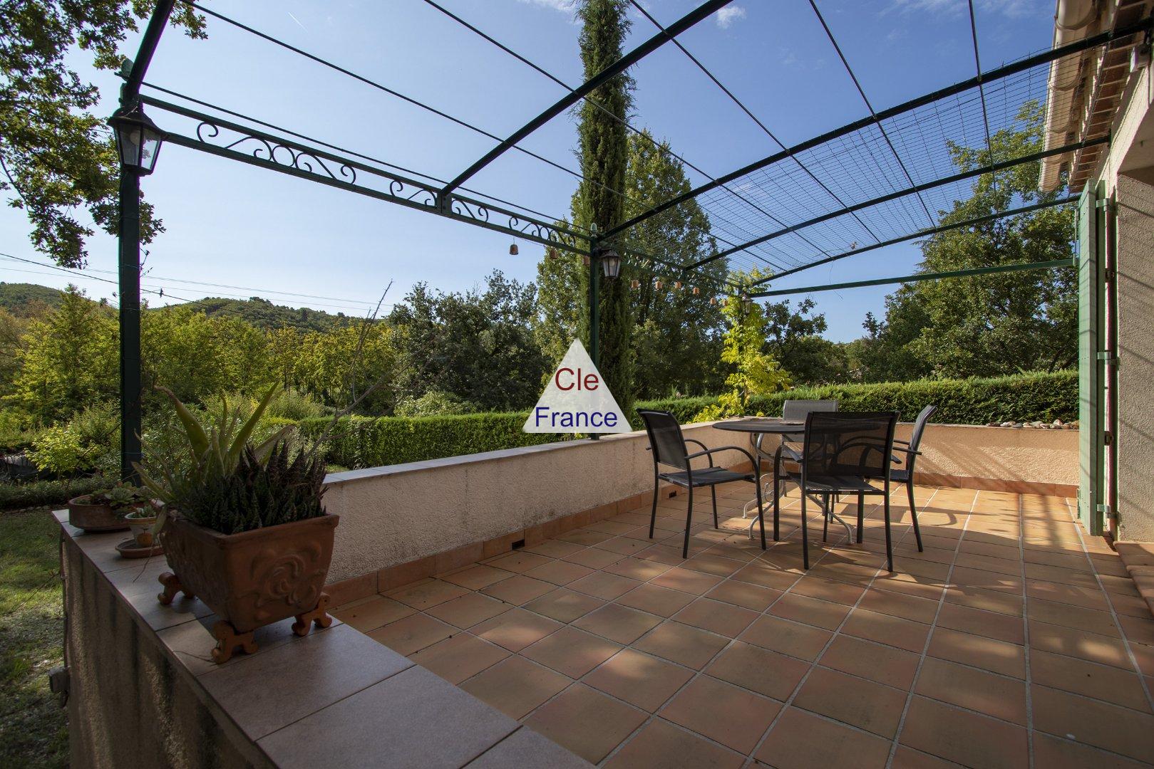 Detached Country House with Swimming Pool