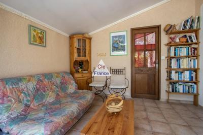 Detached Country House with Swimming Pool