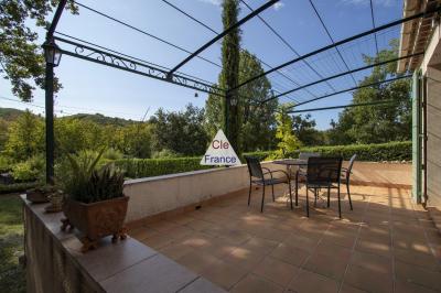 Detached Country House with Swimming Pool