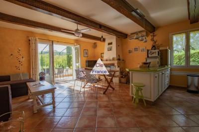 Detached Country House with Swimming Pool