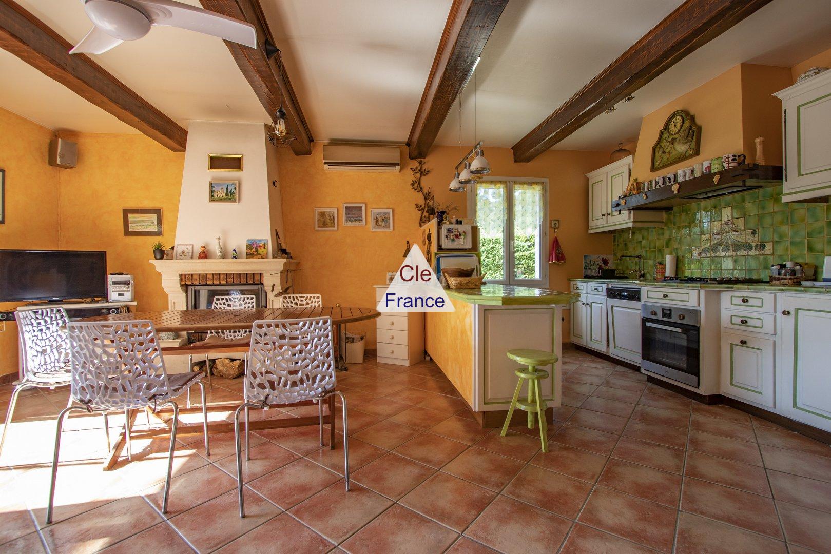 Detached Country House with Swimming Pool