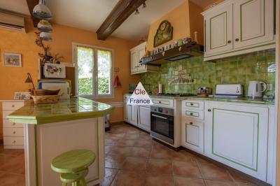 Detached Country House with Swimming Pool