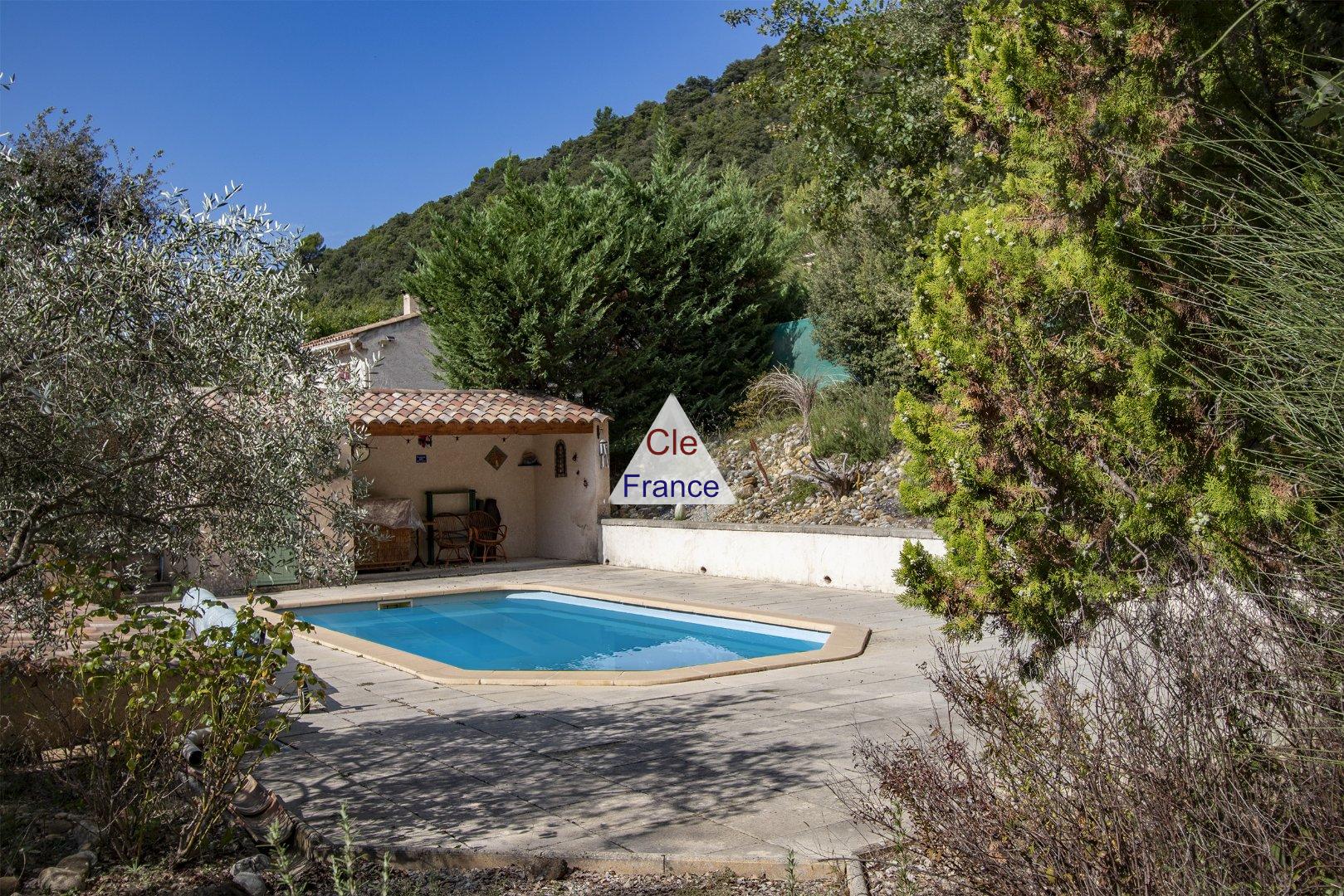 Detached Country House with Swimming Pool