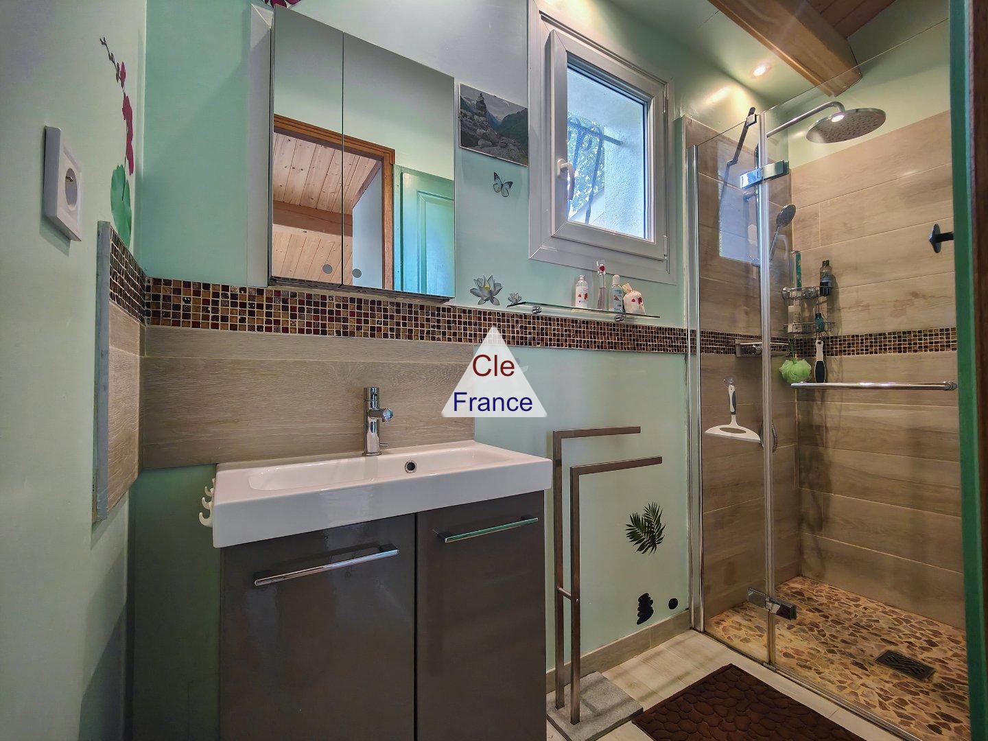 Detached Country House with Swimming Pool