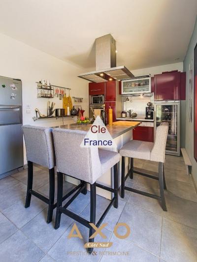 Rognes - Ensemble Immobilier - Piscine - Carport - Terrain 4000 M2 - Possibilite Detachement - 1 20