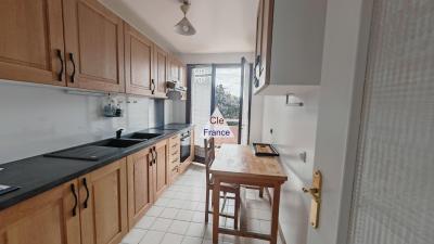 Apartment with Balcony Just East of Paris