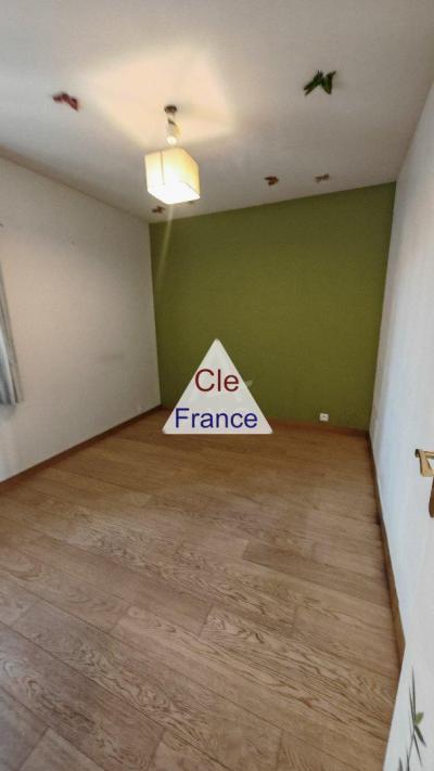 Apartment with Balcony Just East of Paris