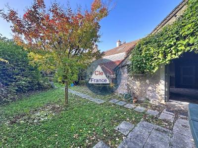 Maison De Caractere Avec Jardin Et Dependances A