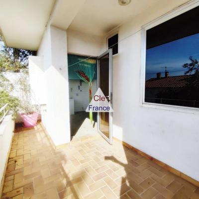 Perpignan Apartment with Balcony