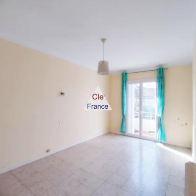 Perpignan Apartment with Balcony