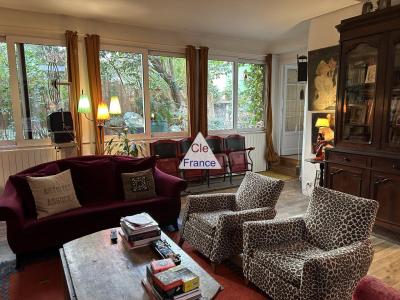 Paris Apartment with Private Garden in 18th Arrondissement