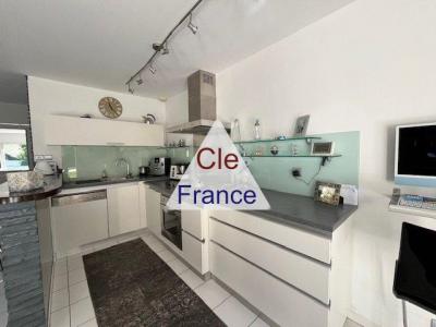 Detached House with Garden and Swimming Pool