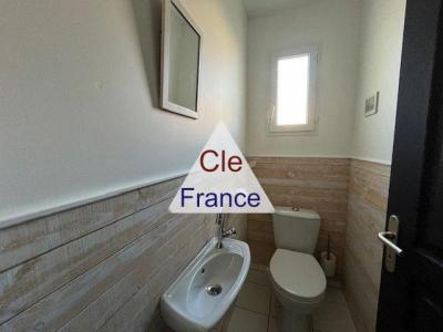 Detached House with Garden and Swimming Pool