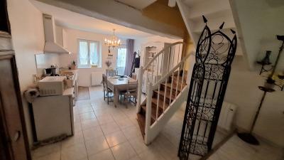 Recently Renovated Pretty Village House