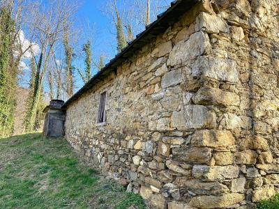Barn to Renovate in Great Location with Beautiful Mountain Views