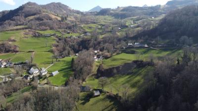 Barn to Renovate in Great Location with Beautiful Mountain Views