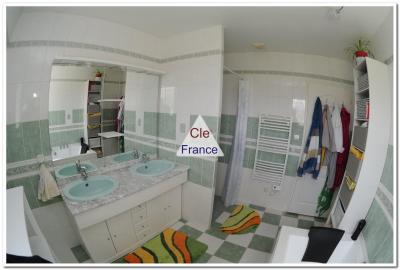 Detached Hose Fully Renovated and Ready to Move Into