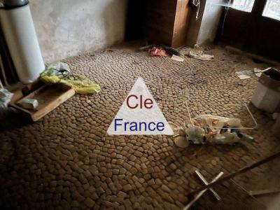 Huge House and buildings to Renovate