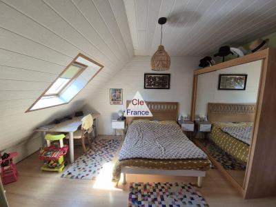 Contemporary Detached House with Landscaped Garden