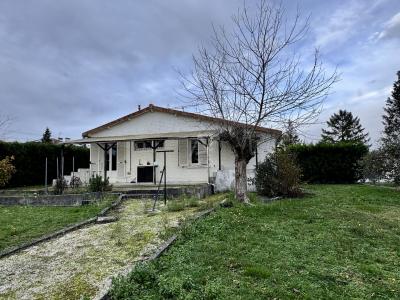 Detached House with Garden in Nice Location
