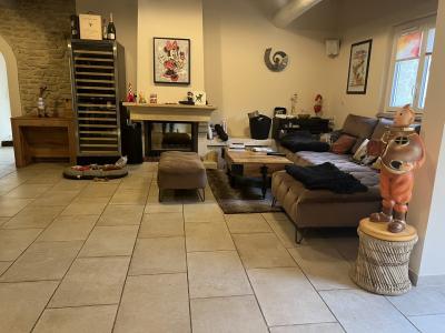 Lovely Villa with Pool in Parkland Gardens